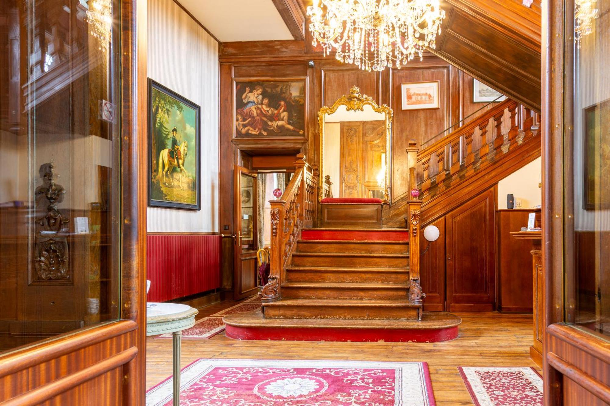 Hotel Château Du Colombier 4*