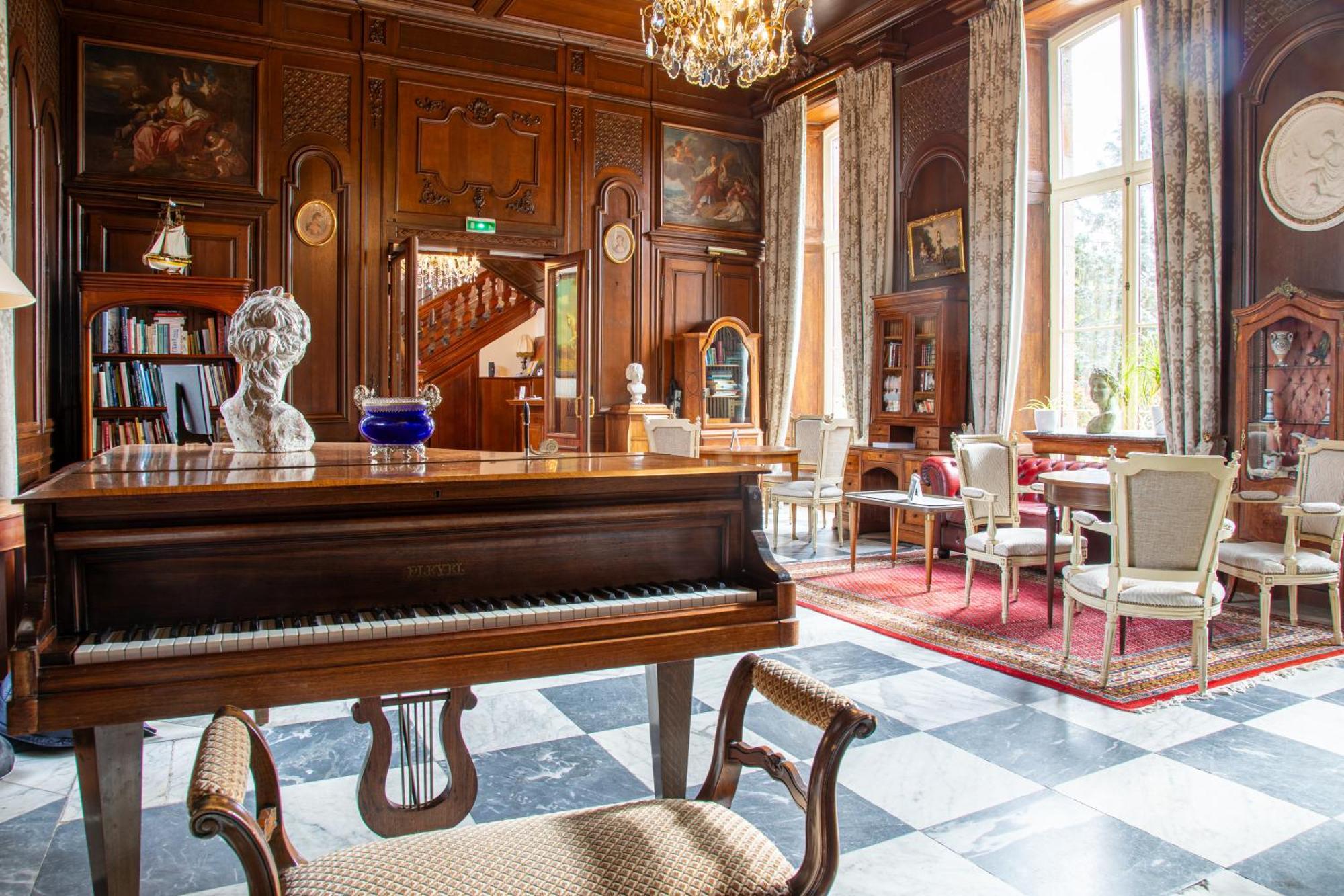 Chateau Du Colombier Saint-Malo