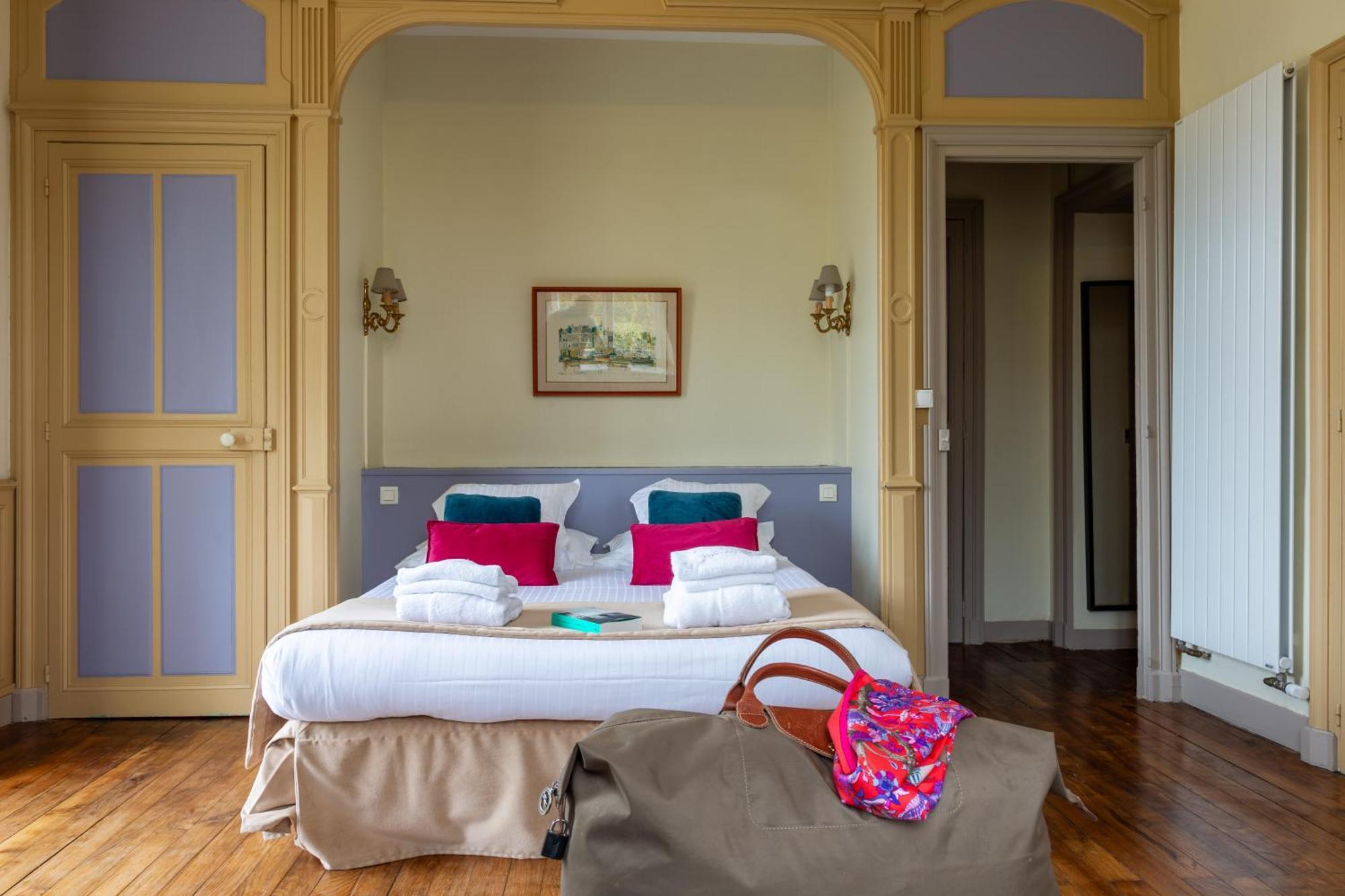 Hotel Chateau Du Colombier 4*