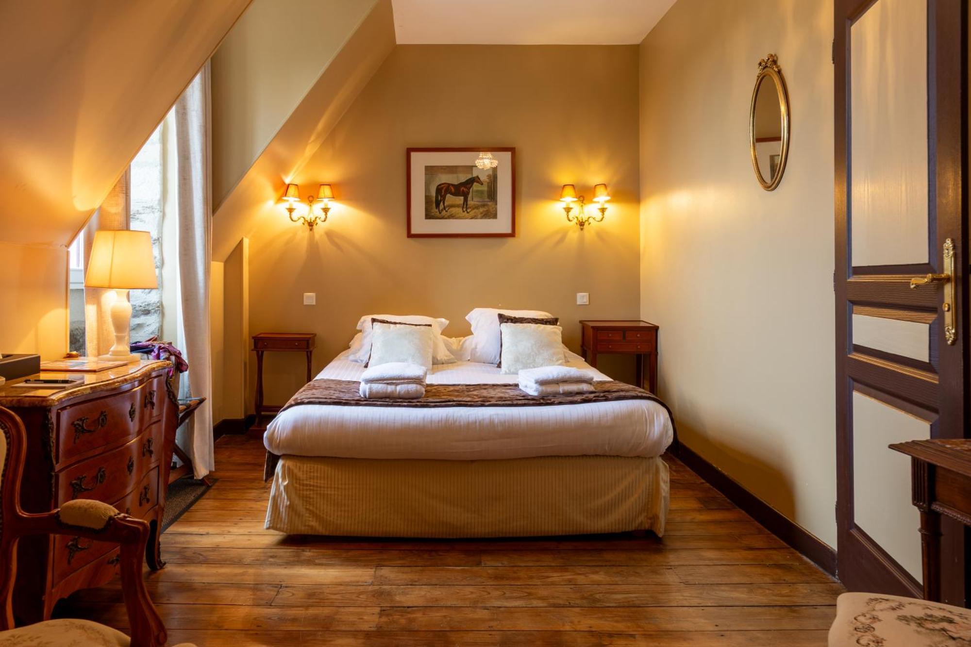 Chateau Du Colombier Hotel 4*