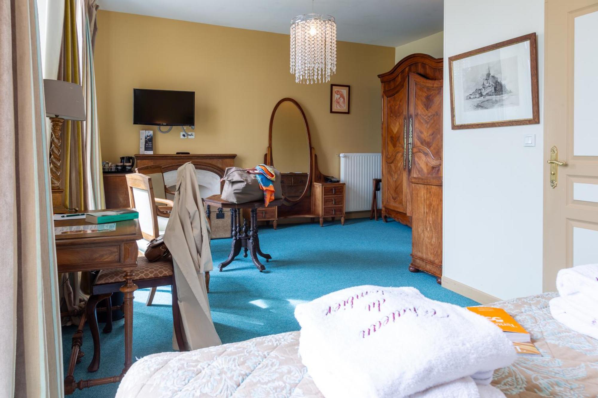 Chateau Du Colombier Hotel 4*